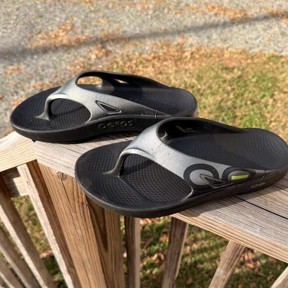 OOFOS OOriginal Thong Sandals – Black | M8 - W10 - Picture 2 of 4